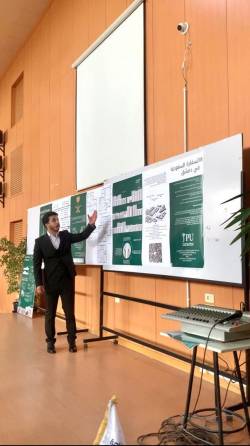 الطالب مجد فواز العلي يناقش مشروع تخرّجه في هندسة العمارة